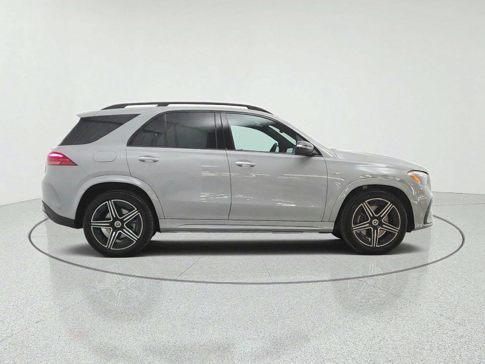 Certified 2025 Mercedes-Benz GLE 450e 4MATIC image 4