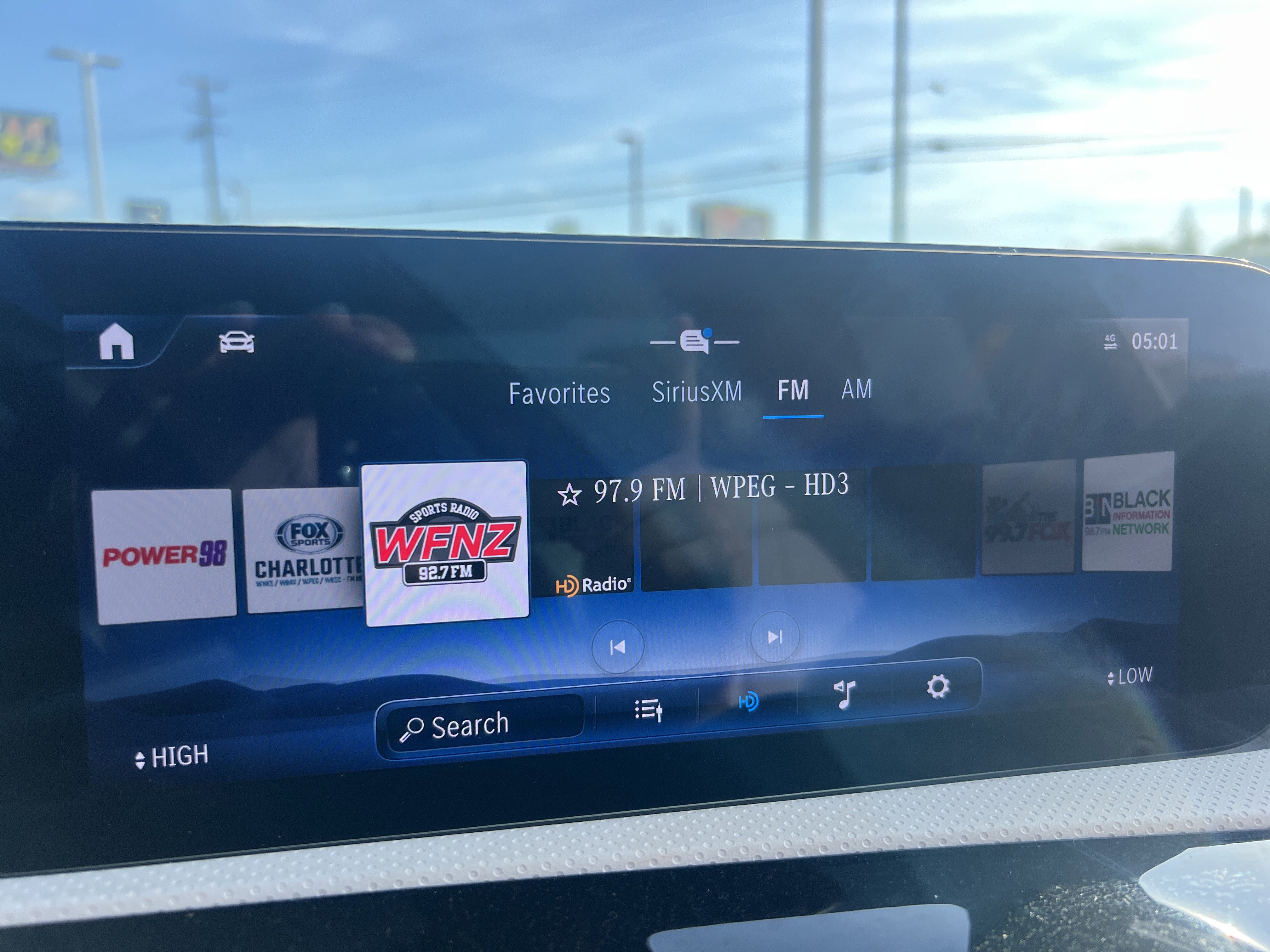 Used 2025 Mercedes-Benz CLA 250 image 23