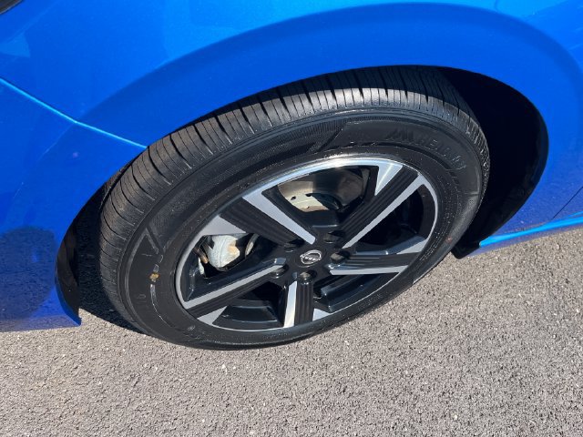 Certified 2025 Nissan Sentra SV FWD image 9