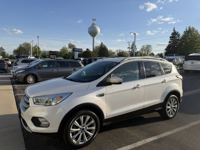 Used 2017 Ford Escape Titanium AWD/4WD image 4