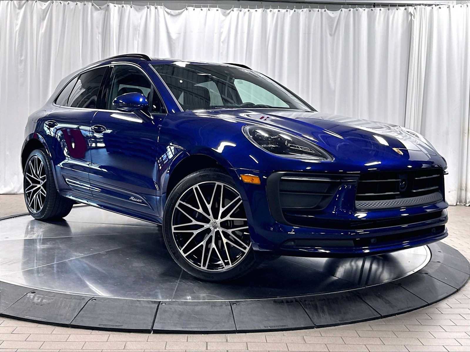 Used 2026 Porsche Macan AWD/4WD image 11