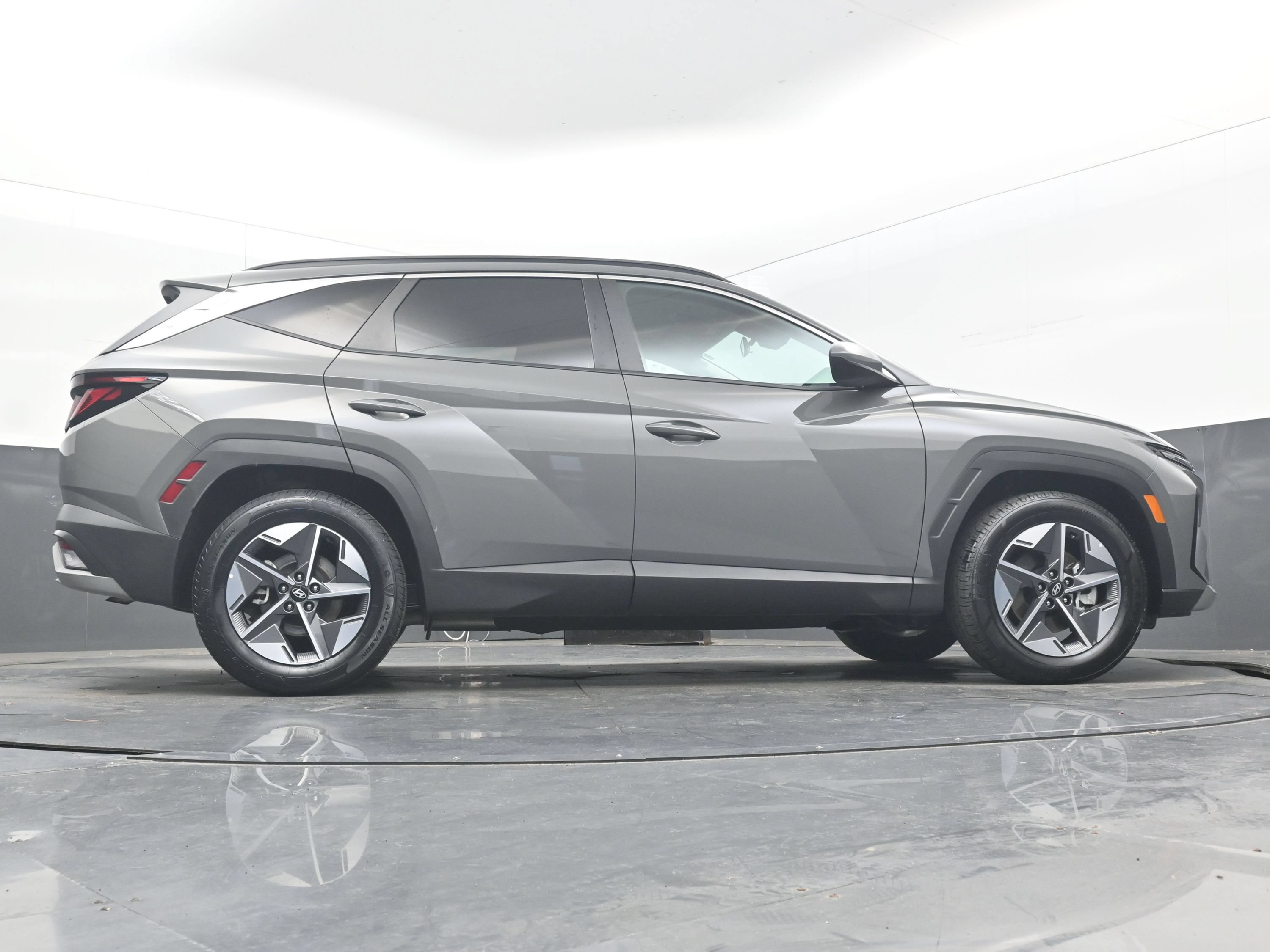 Used 2025 Hyundai Tucson SEL FWD image 31