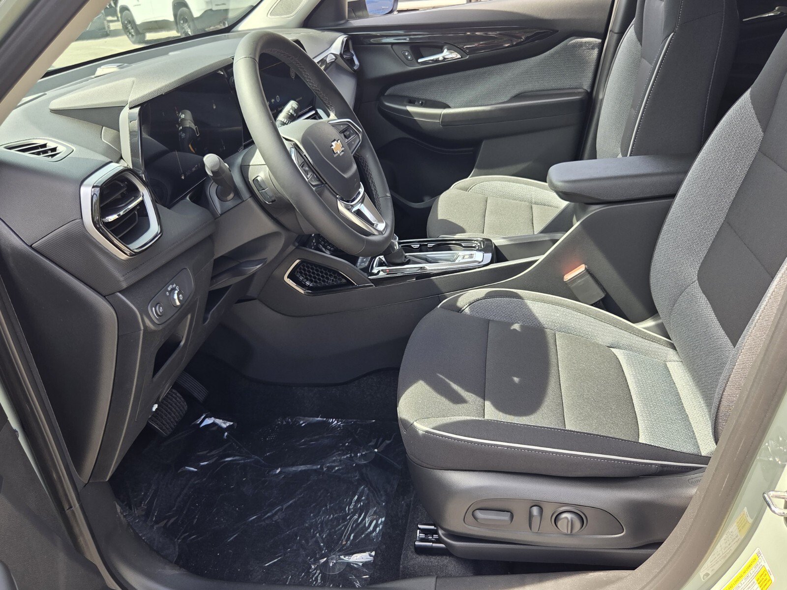 New 2026 Chevrolet TrailBlazer LT w/ Convenience Package AWD/4WD image 14