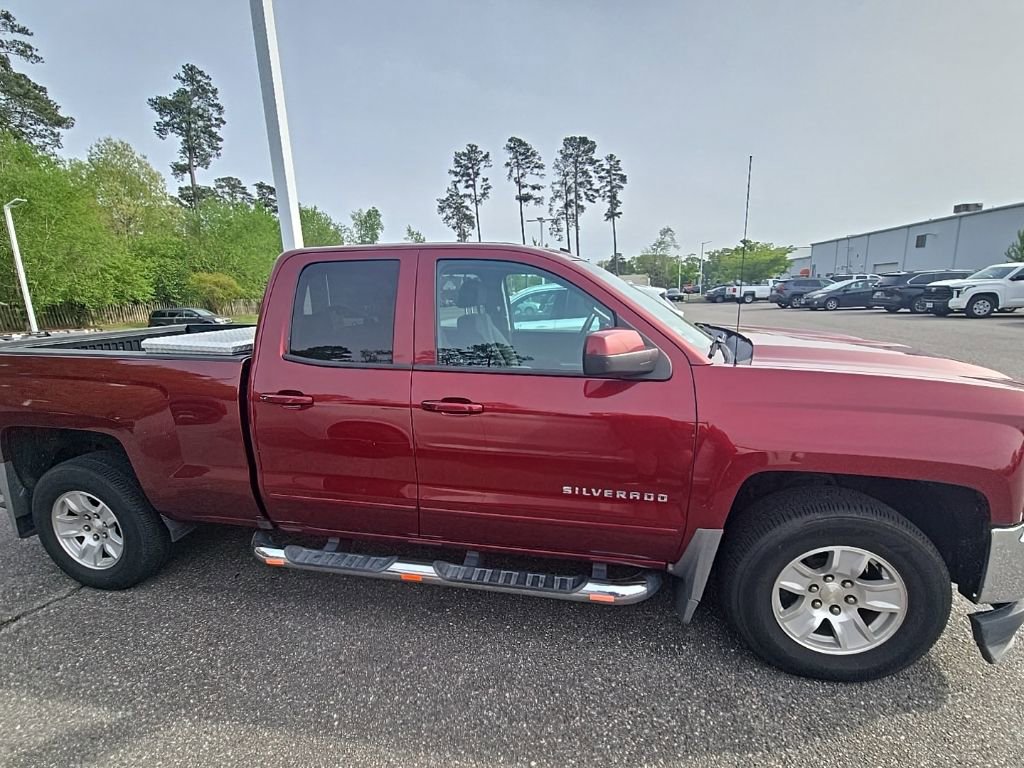 Used 2017 Chevrolet Silverado 1500 LT w/ All Star Edition image 4
