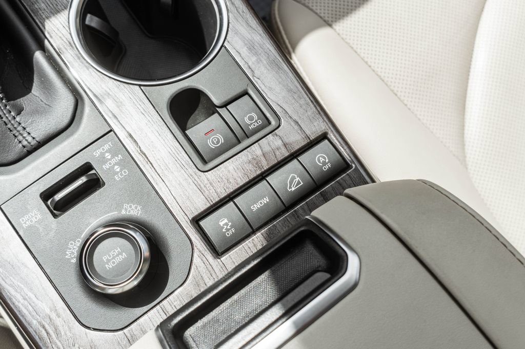 Used 2020 Toyota Highlander Platinum image 8