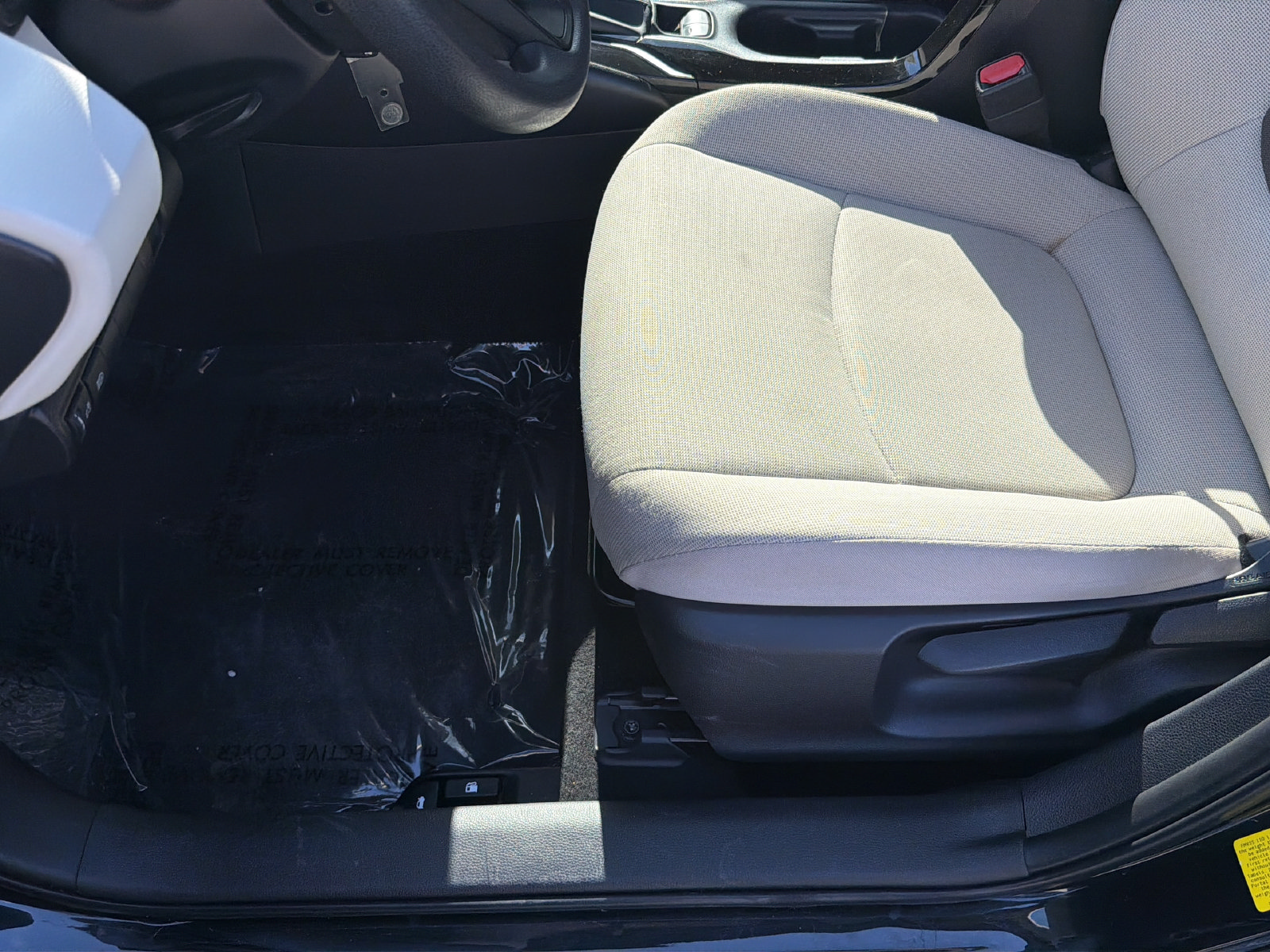 Used 2022 Toyota Corolla LE FWD image 29