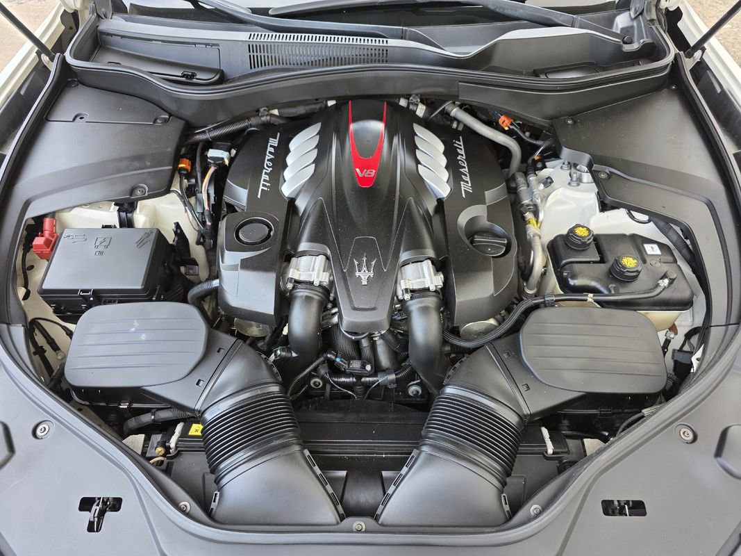 Used 2019 Maserati Levante GTS image 35