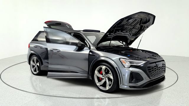 Used 2024 Audi Q8 e-tron Prestige AWD/4WD image 11