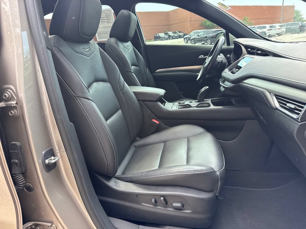 Used 2023 Cadillac XT4 Premium Luxury AWD/4WD image 31