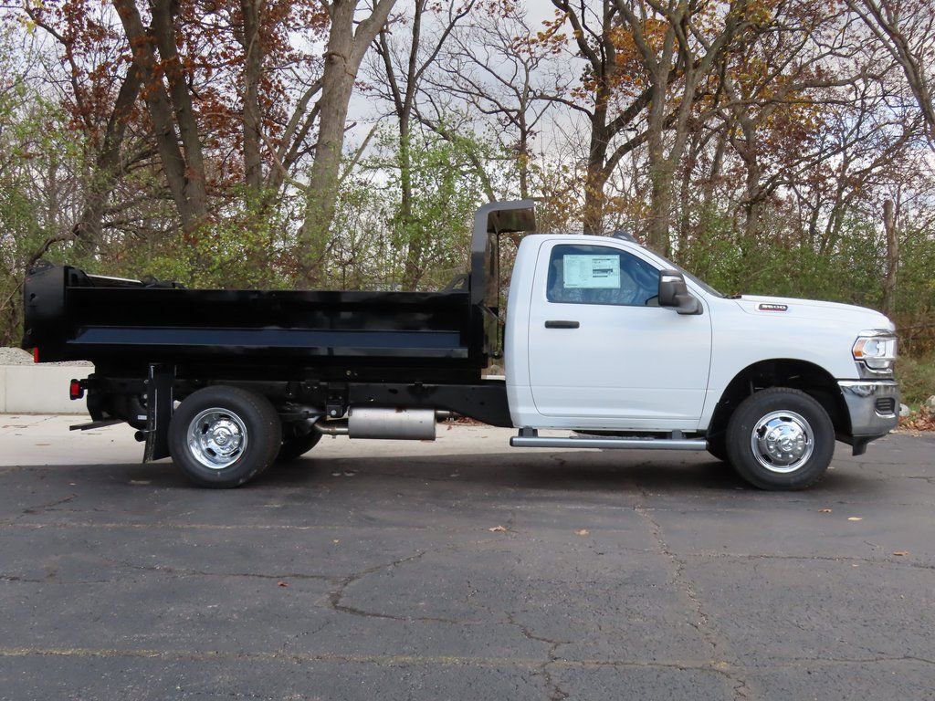 New 2024 RAM 3500 Tradesman AWD/4WD image 3