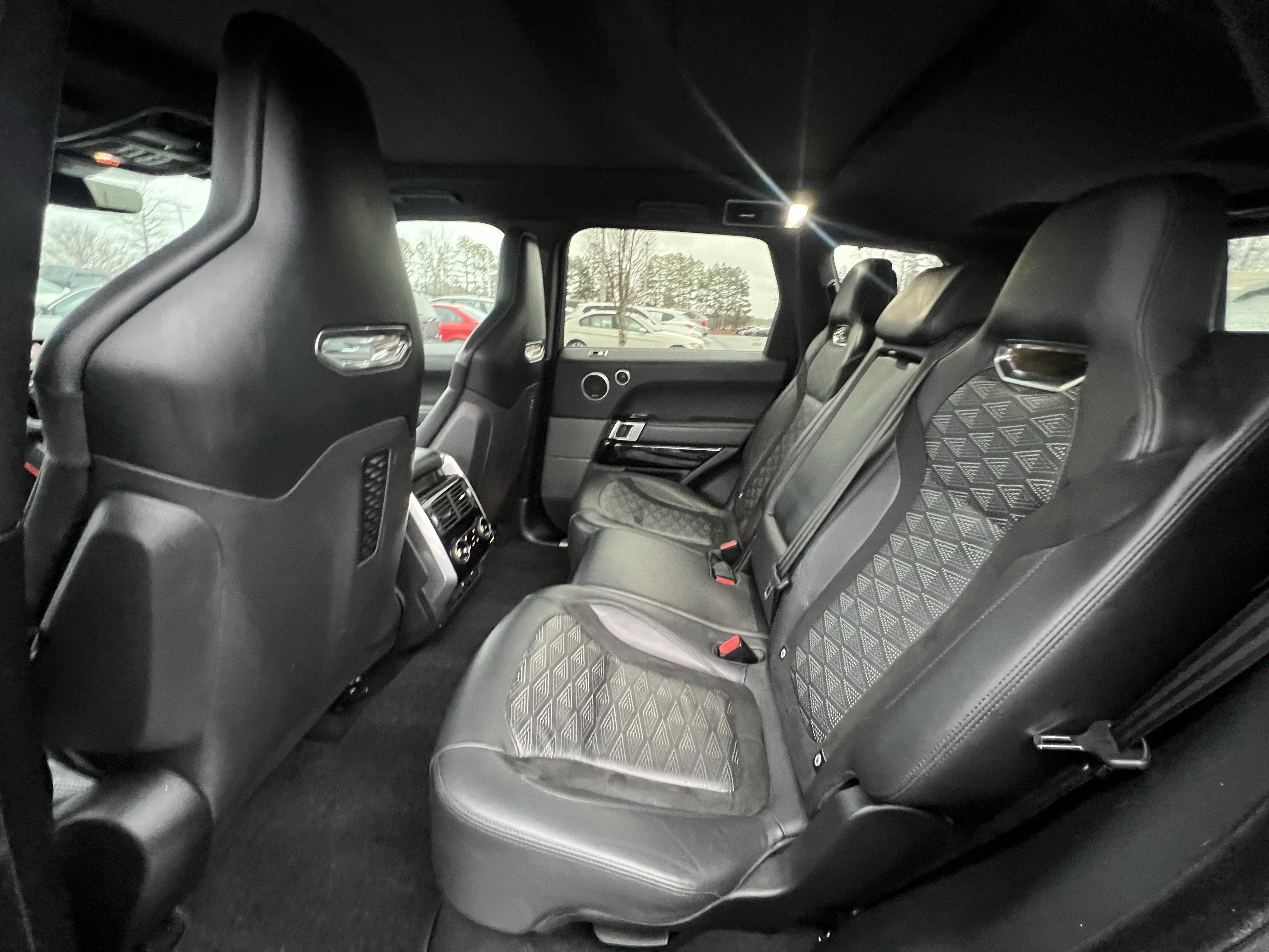 Used 2020 Land Rover Range Rover Sport SVR image 32