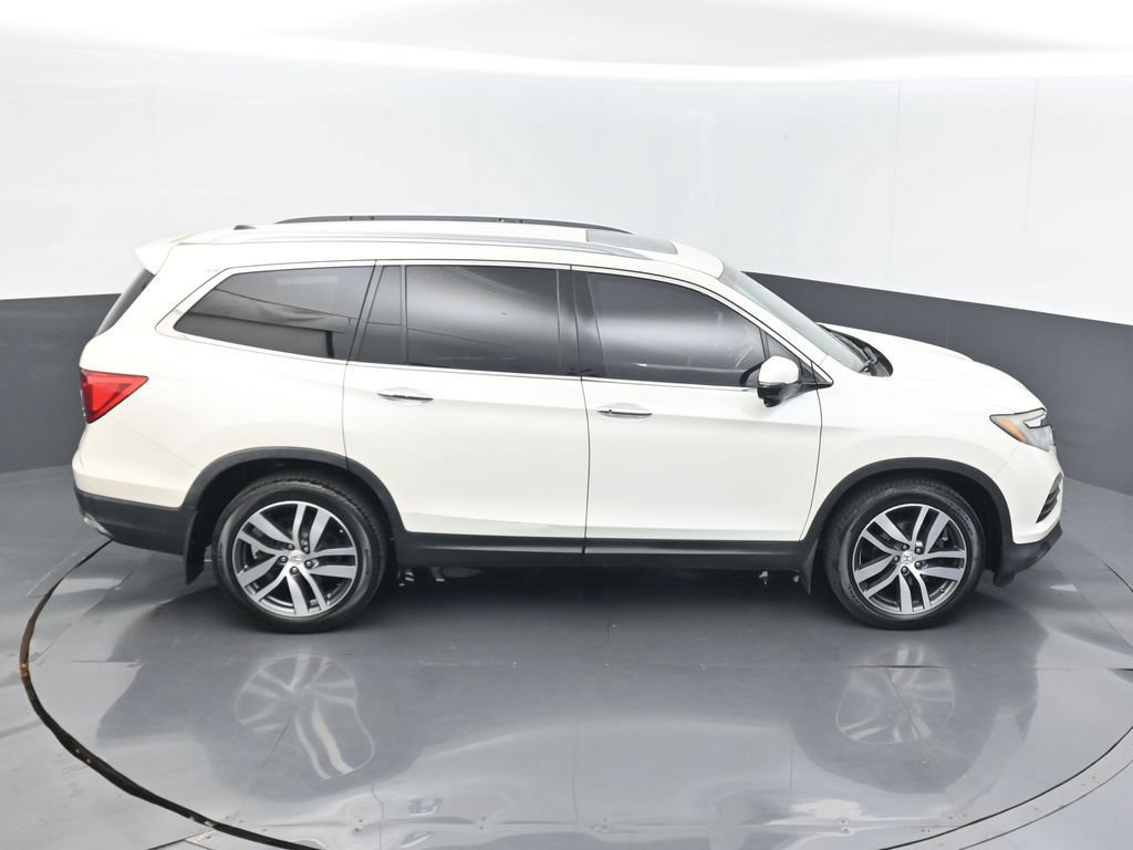 Used 2017 Honda Pilot Touring image 14