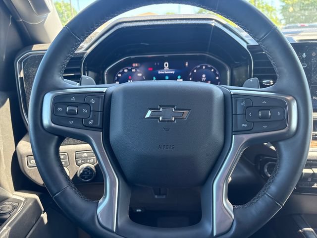 Used 2025 Chevrolet Silverado 1500 LT Trail Boss w/ Dark Appearance Package AWD/4WD image 13