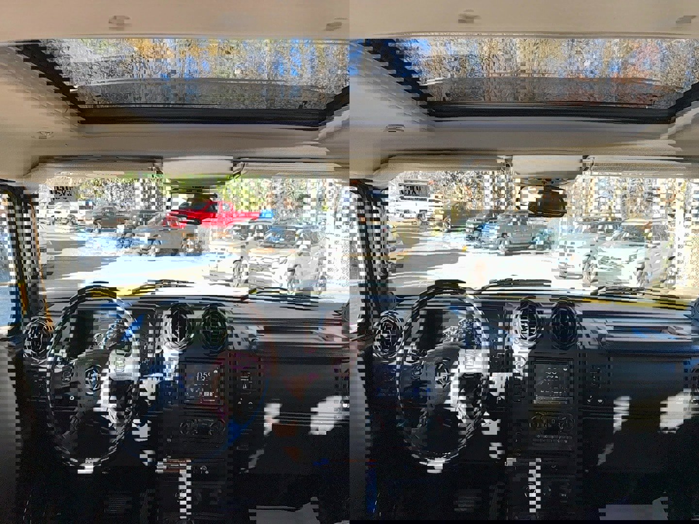 Used 2005 HUMMER H2 SUT w/ Preferred Equipment Group image 12