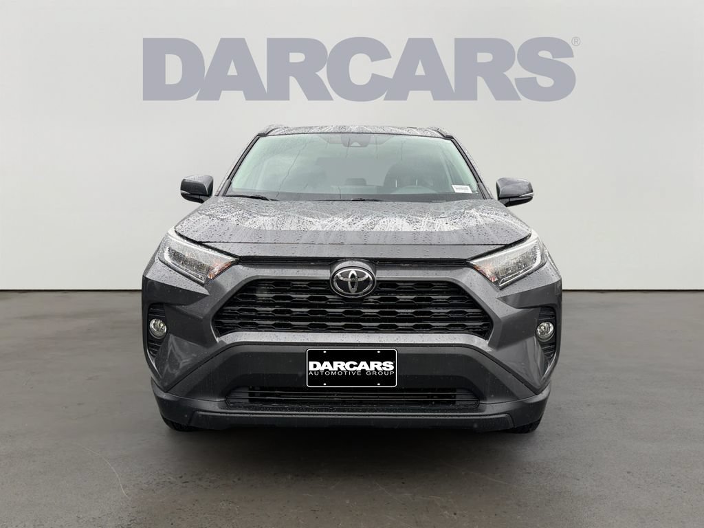Used 2021 Toyota RAV4 XLE AWD/4WD image 2
