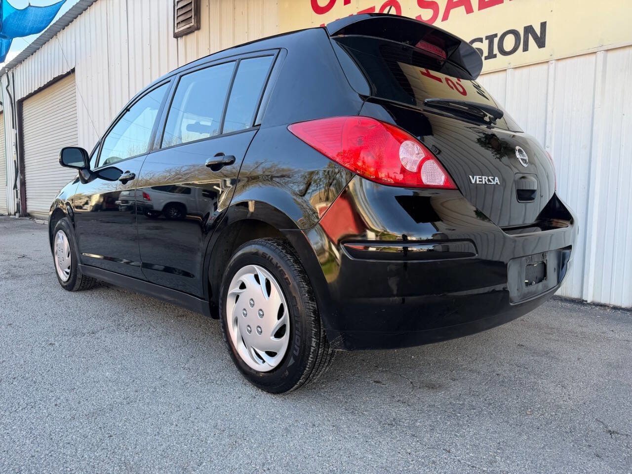 Used 2012 Nissan Versa 1.8 S image 9