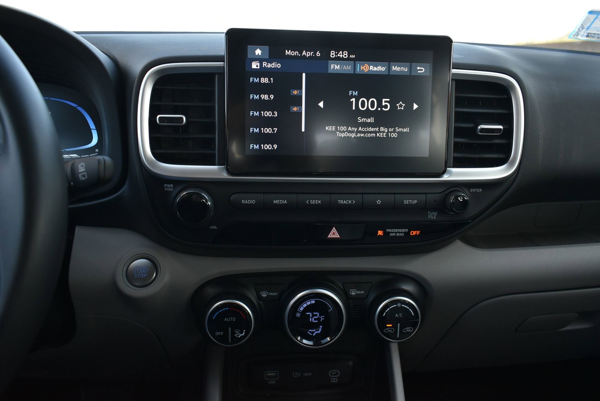 Used 2025 Hyundai Venue SEL FWD image 25