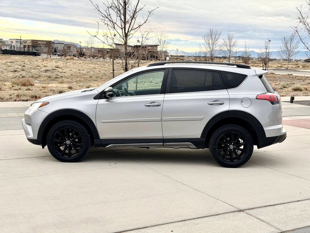 Used 2018 Toyota RAV4 Adventure image 4