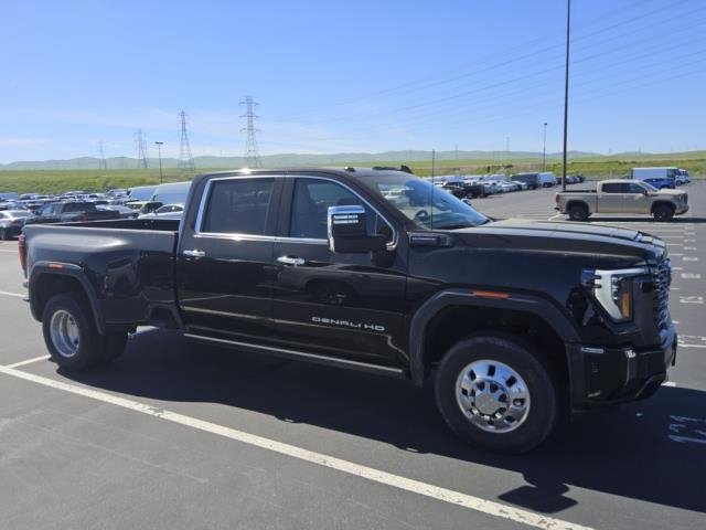 Used 2024 GMC Sierra 3500 Denali Ultimate AWD/4WD image 5