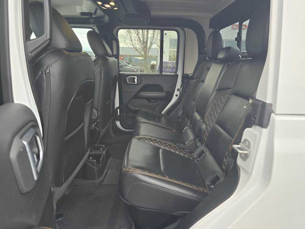 Used 2023 Jeep Gladiator Overland image 16