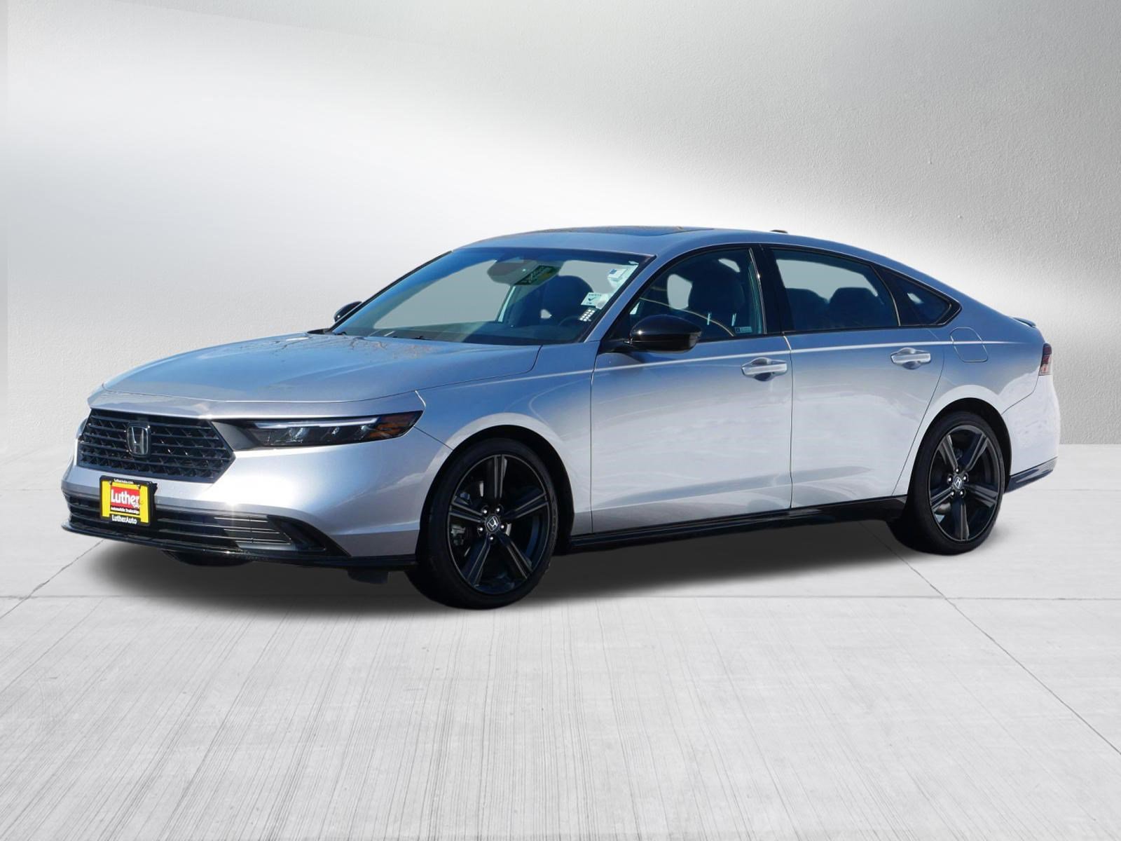 Used 2024 Honda Accord Sport image 3