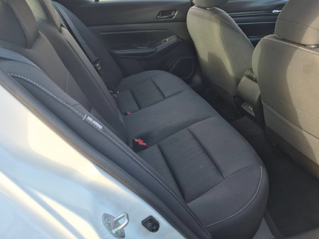 Used 2025 Nissan Altima 2.5 SV FWD image 27