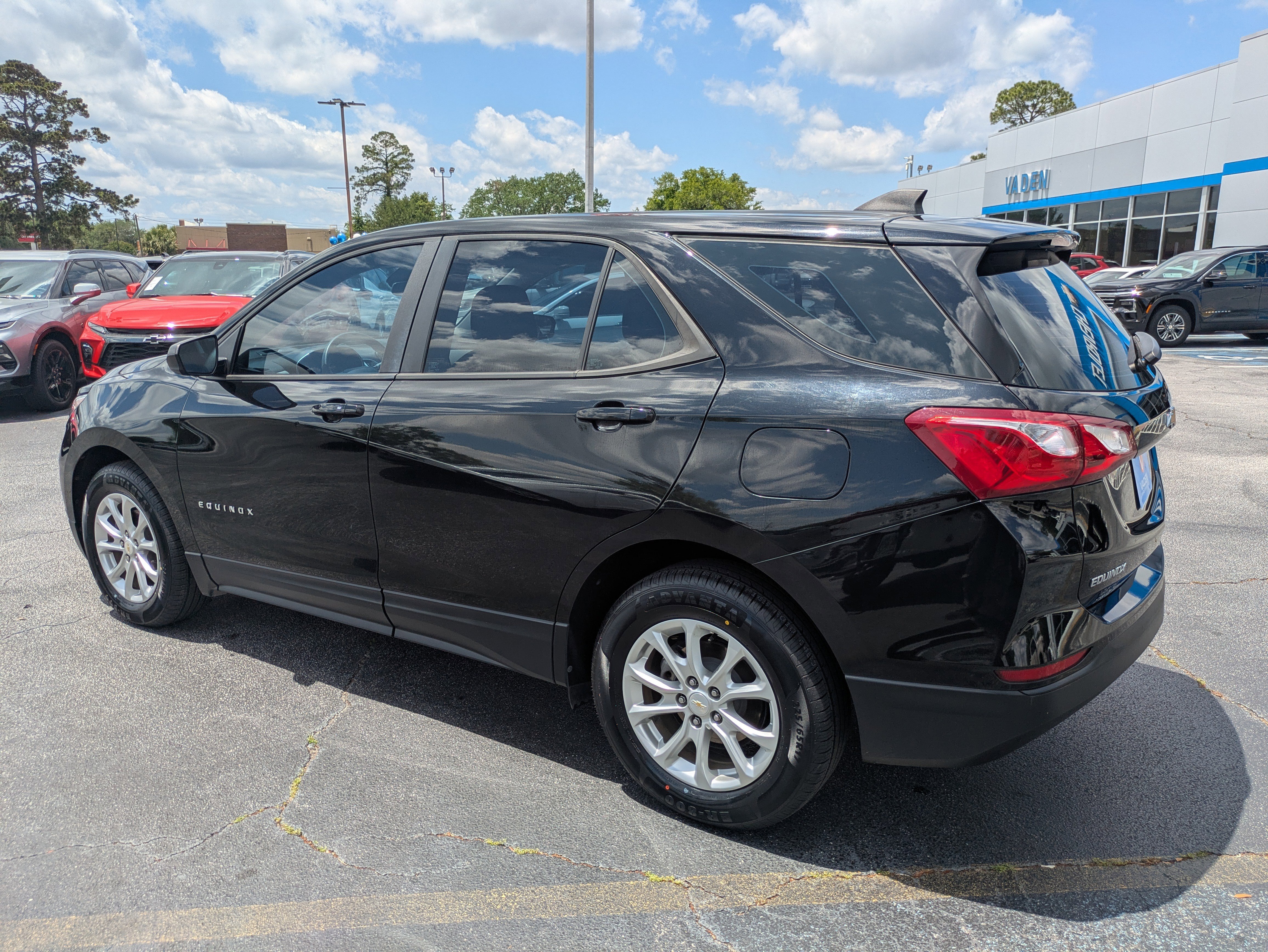 Used 2021 Chevrolet Equinox LS FWD image 29