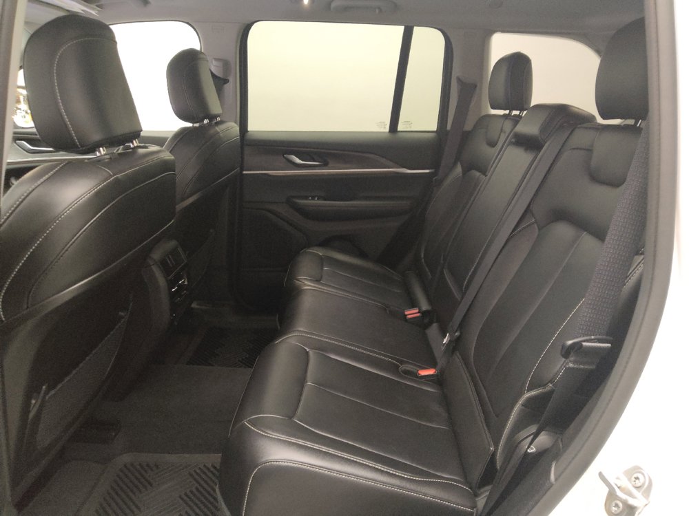 Used 2023 Jeep Grand Cherokee Limited w/ MOPAR Finishing Package AWD/4WD image 18