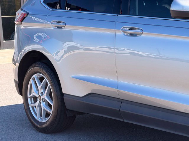 Used 2023 Ford Edge SEL AWD/4WD image 5