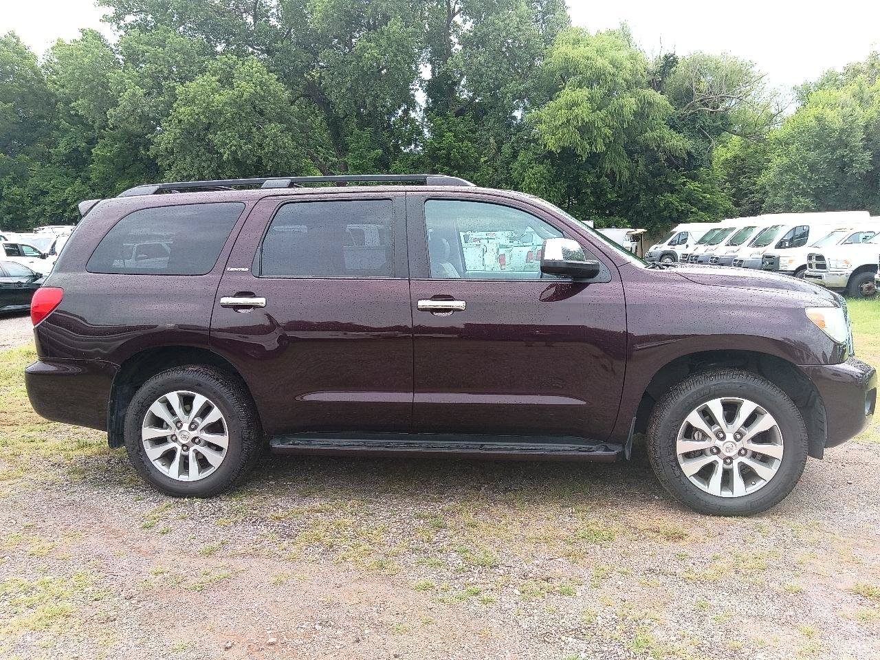 Used 2017 Toyota Sequoia Limited w/ Safety & Convenience Package AWD/4WD image 4
