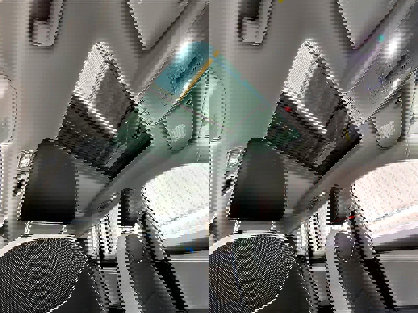 Used 2025 Volkswagen Taos SE w/ Panoramic Sunroof Package image 24