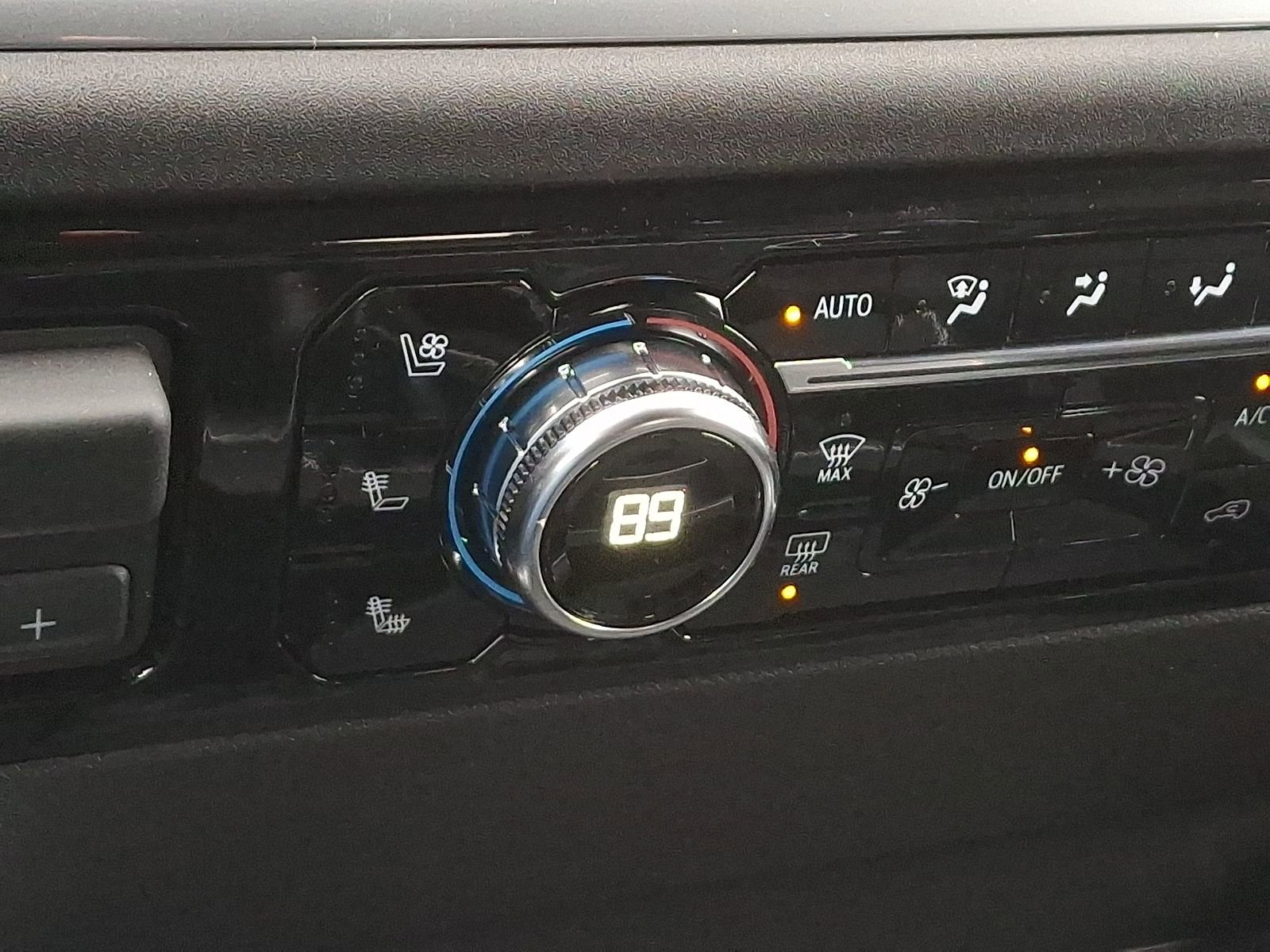 New 2026 GMC Sierra 2500 SLT w/ SLT Premium Package image 23