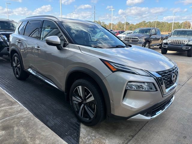 Used 2022 Nissan Rogue Platinum w/ Head-Up Display Package image 3