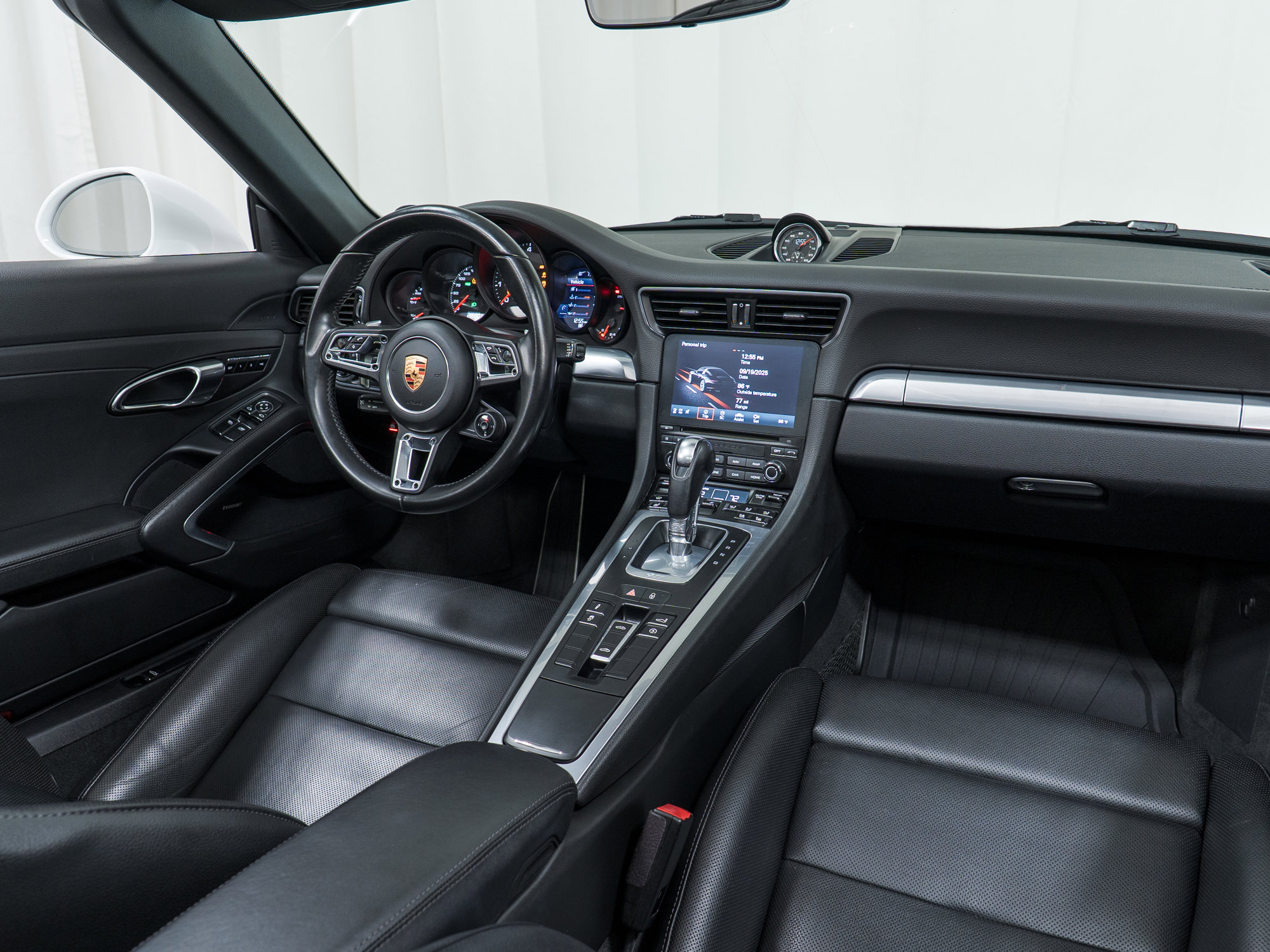 Certified 2019 Porsche 911 Targa 4S image 19