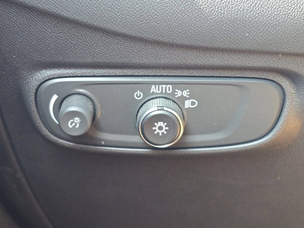 Used 2024 Chevrolet Equinox LT image 29