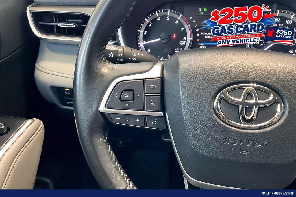 Used 2023 Toyota Highlander XLE AWD/4WD image 18