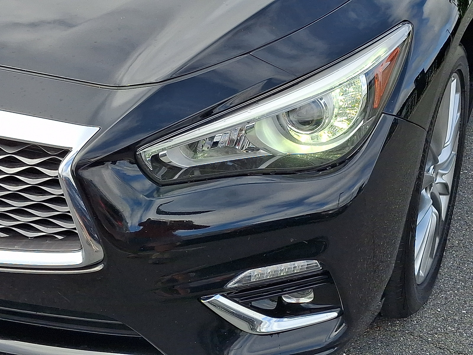 Used 2019 INFINITI Q50 Luxe w/ Essential Package (3.0T Luxe) AWD/4WD image 9