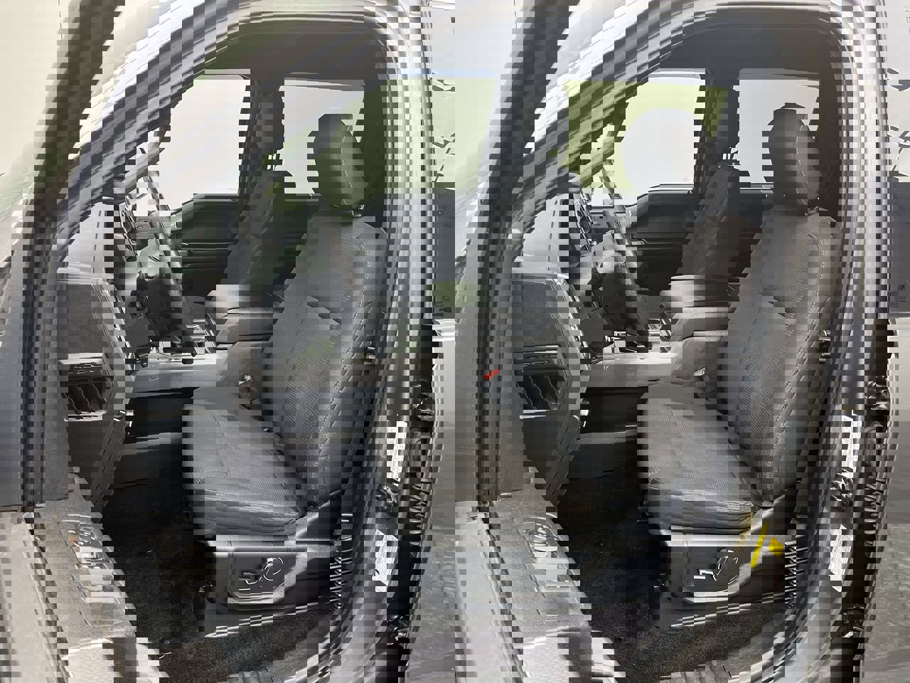 Used 2015 Ford F150 XLT w/ Equipment Group 302A Luxury image 9