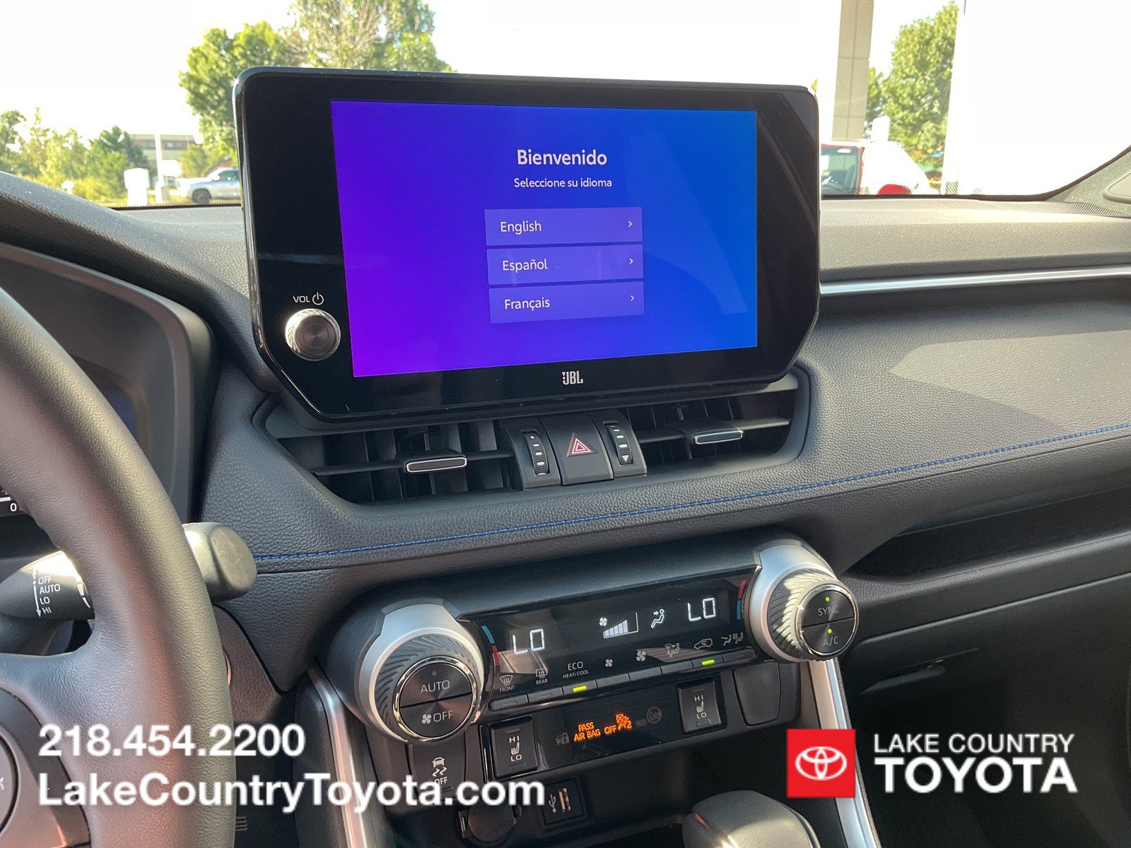 Used 2025 Toyota RAV4 XSE w/ Advanced Technology Package AWD/4WD image 28