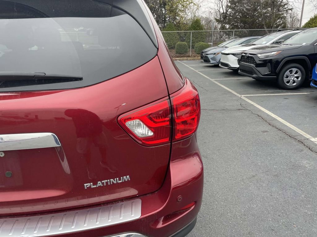 Used 2019 Nissan Pathfinder Platinum image 17