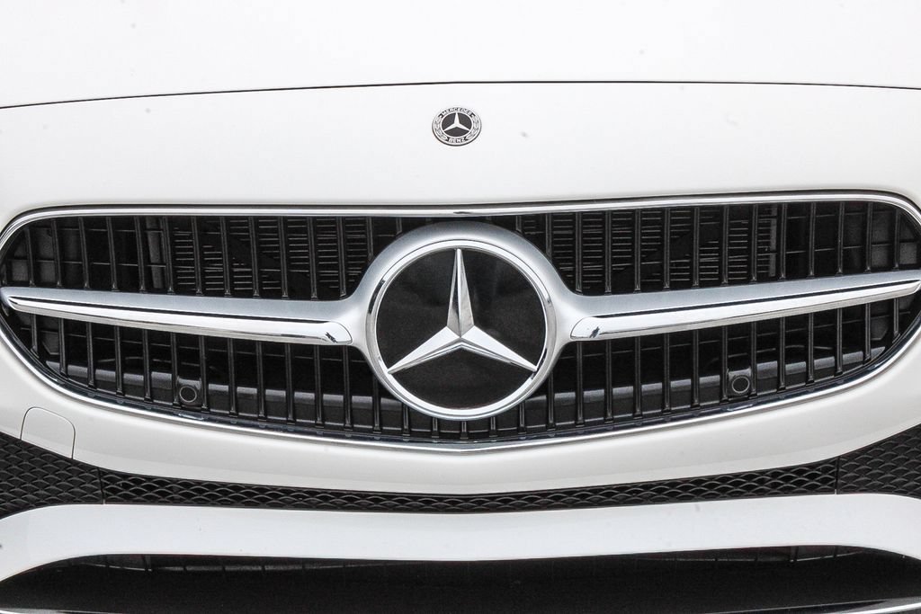 Used 2023 Mercedes-Benz C 300 Sedan image 6