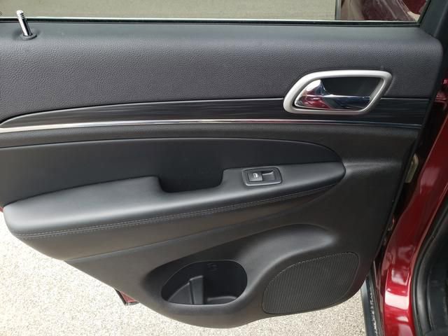 Used 2019 Jeep Grand Cherokee Limited image 12