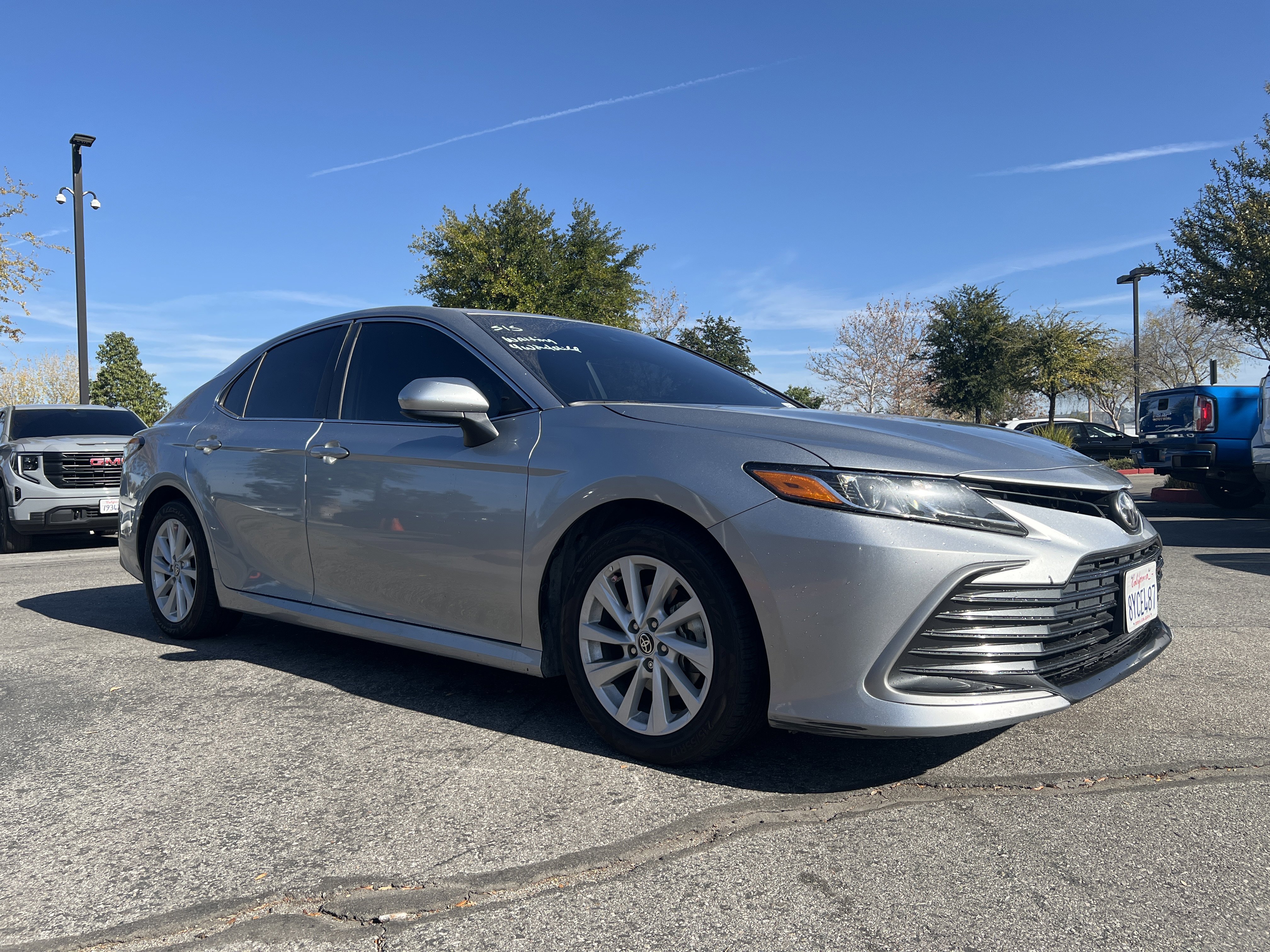 Used 2022 Toyota Camry LE image 3
