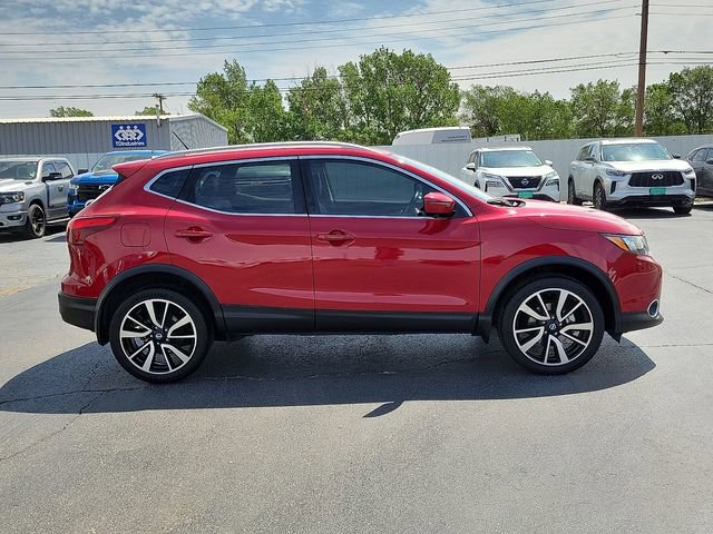 Used 2017 Nissan Rogue Sport SL FWD image 2