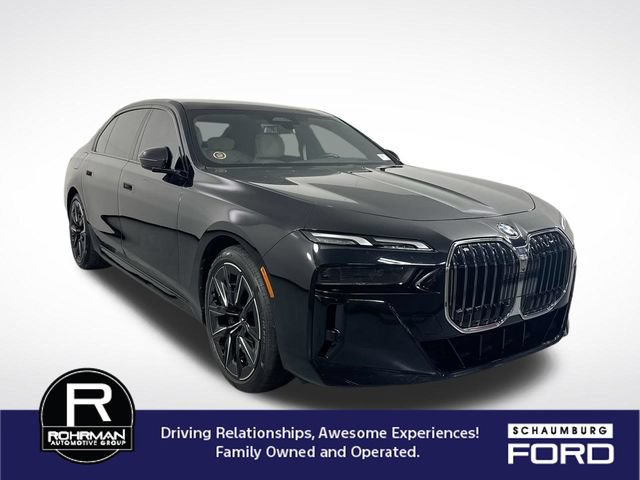 Used 2024 BMW 760i xDrive w/ Premium Package AWD/4WD image 3