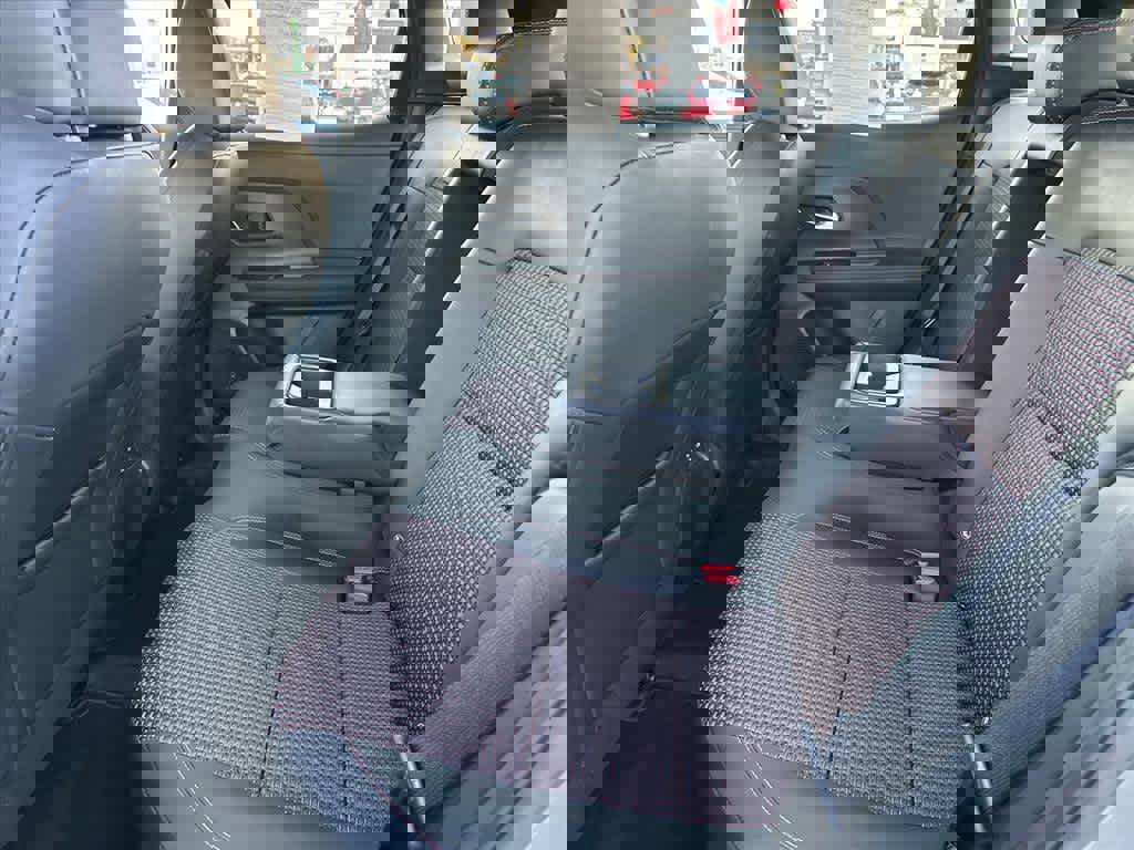 Used 2025 Nissan Kicks SR image 12