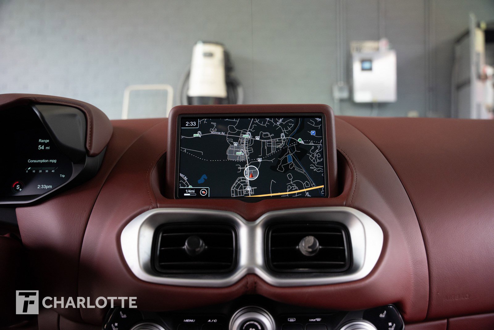 Used 2020 Aston Martin V8 Vantage Coupe image 25