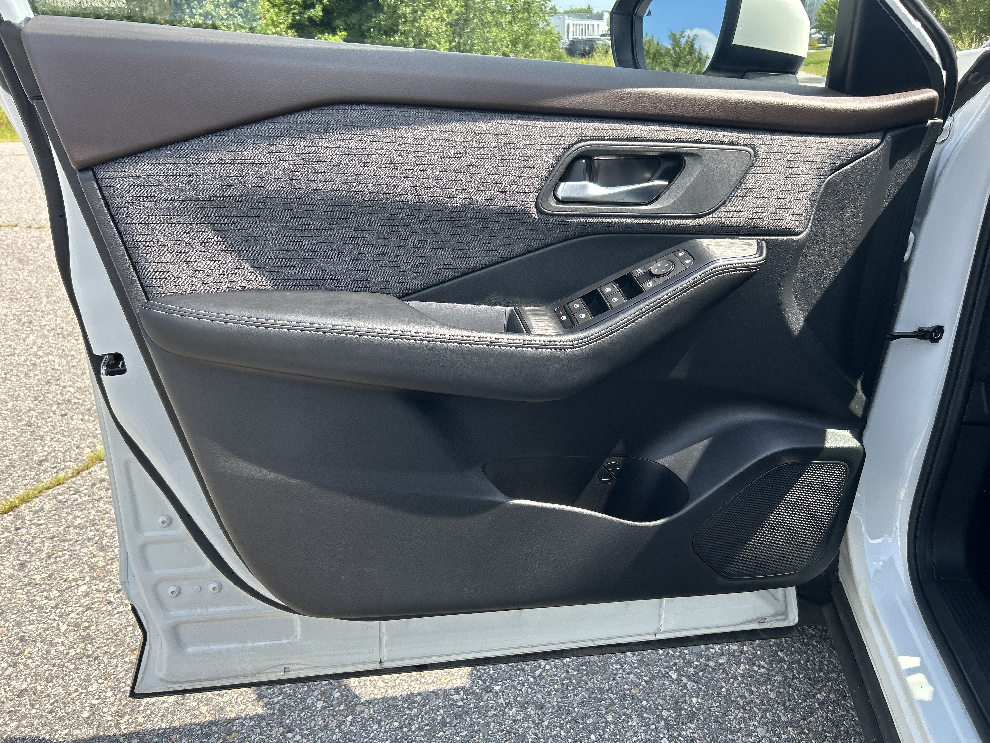 Certified 2023 Nissan Rogue SV AWD/4WD image 15