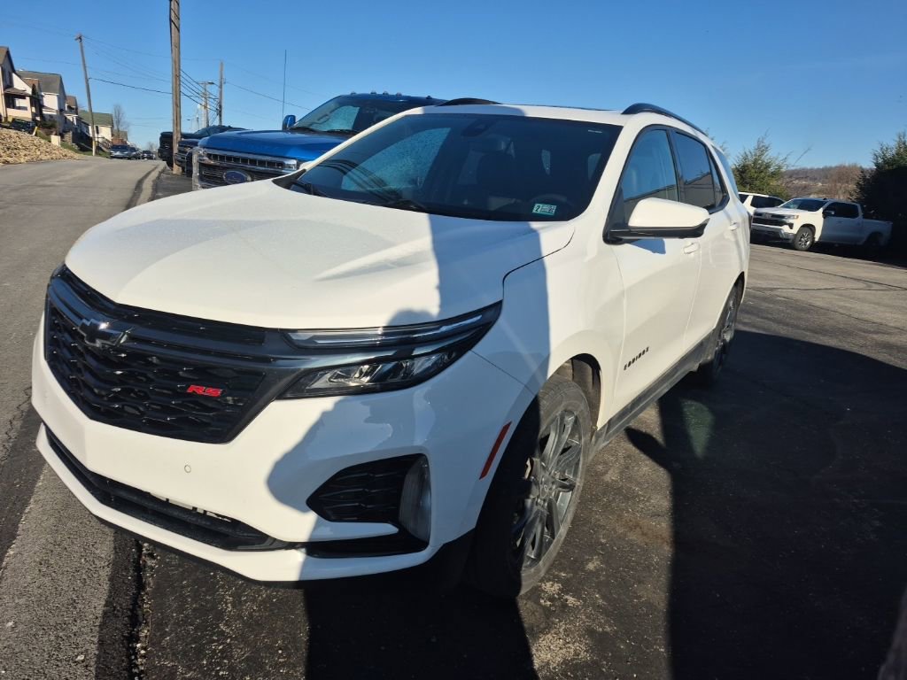 Used 2022 Chevrolet Equinox RS w/ RS Leather Package image 3