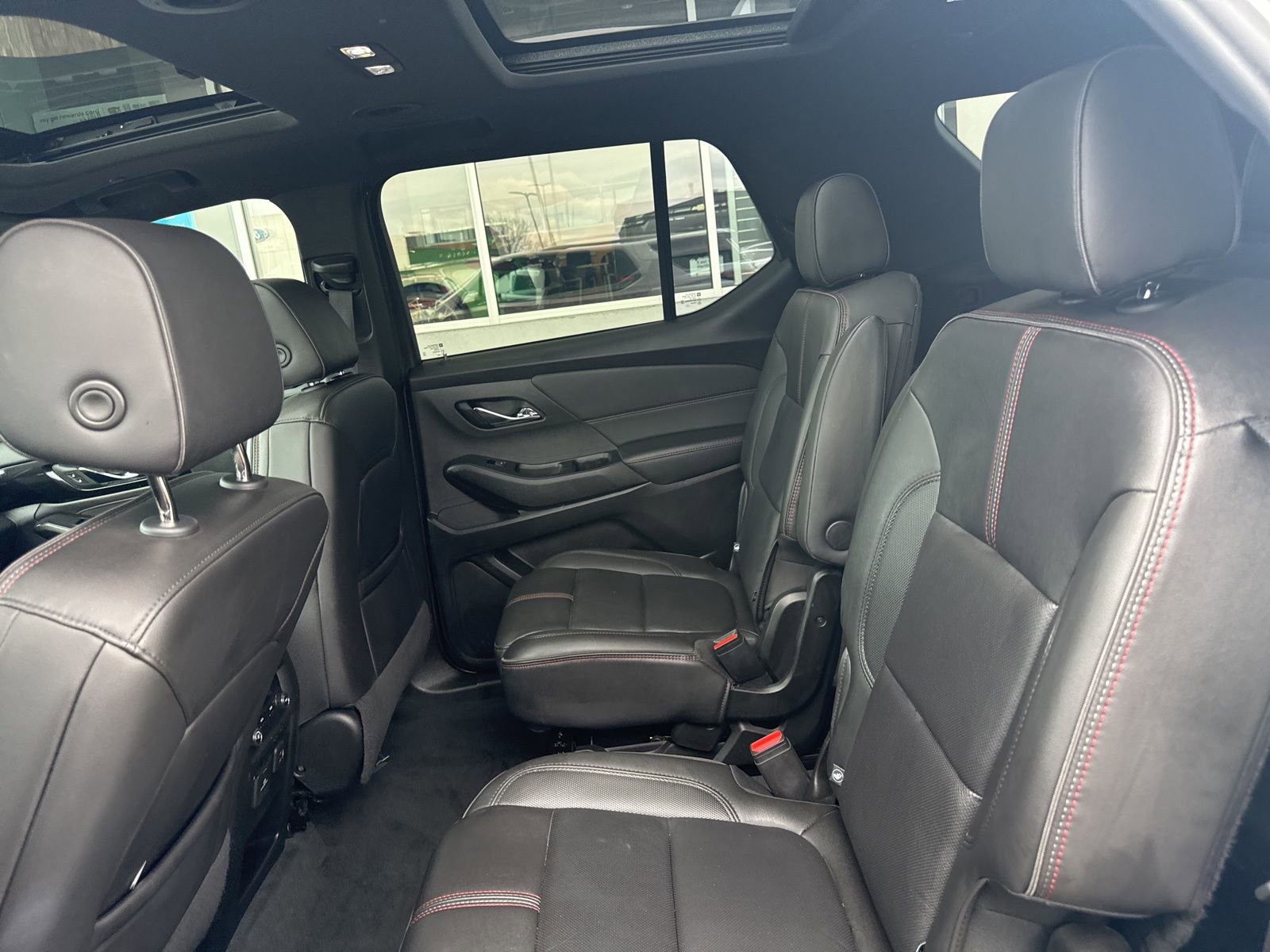 Used 2023 Chevrolet Traverse RS image 18